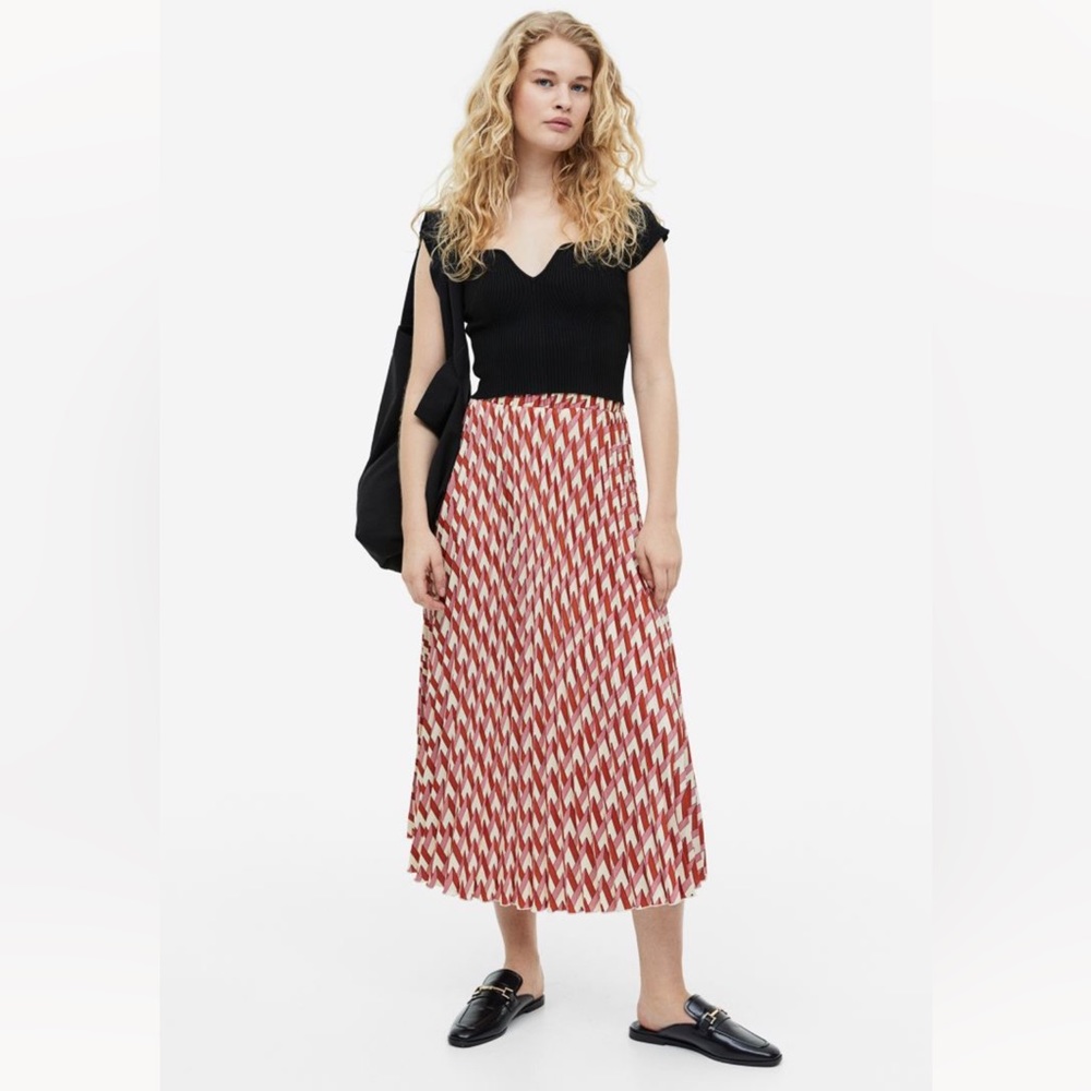 H&M Rib Knit Crop Top(7) - Picture 2 of 7